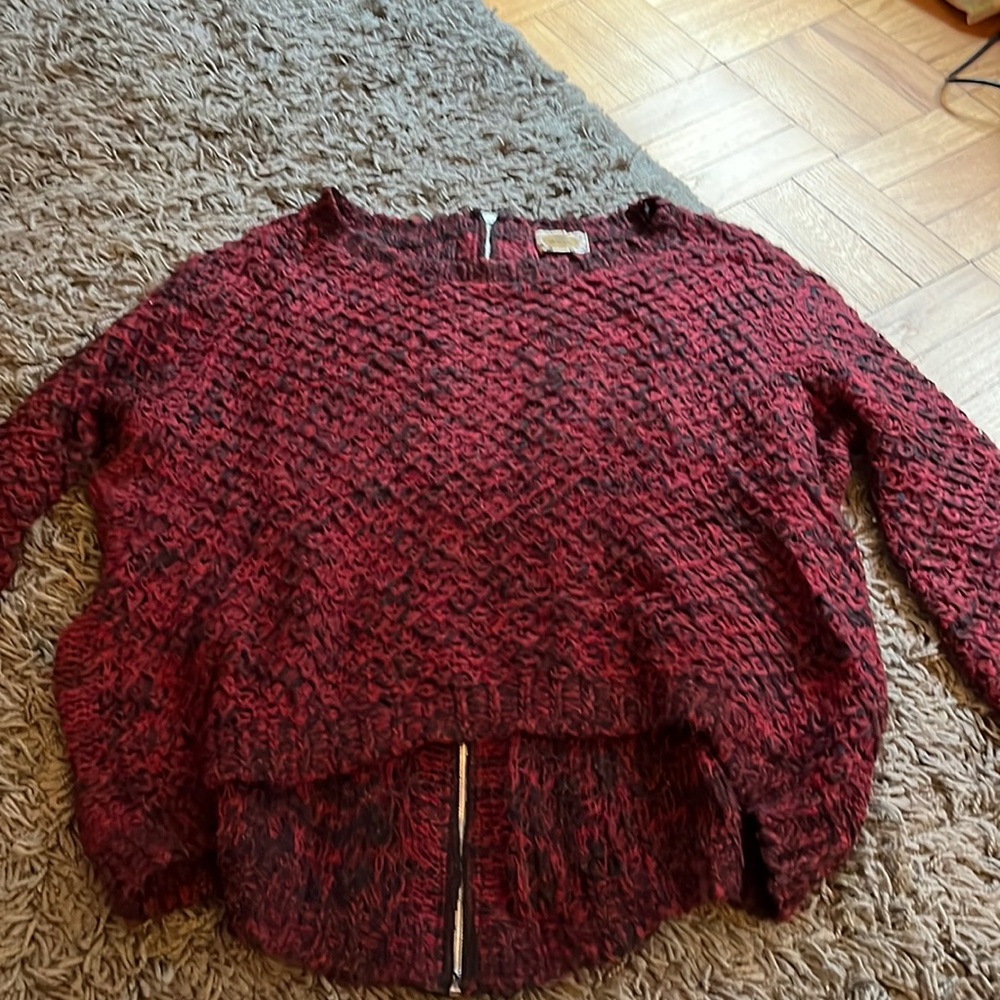 Near perfect condition chunky maroon and black zipper sweater